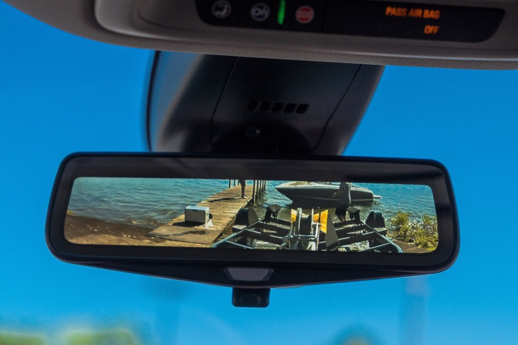 Picture of: General Motors Rear Camera Mirror  GM Authority