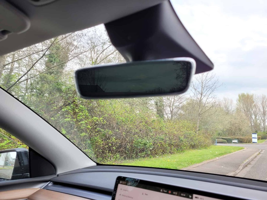 Picture of: Tesla’s Rear-View Mirror Is Just Too Dark! (How To Fix) – Green