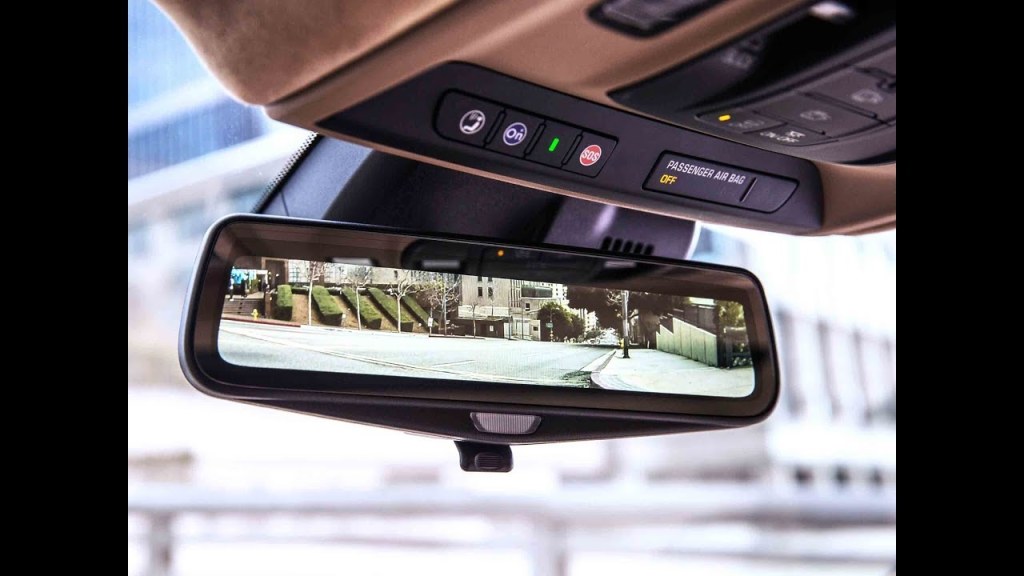 Picture of: Toyota Digital Rearview Mirror Demo